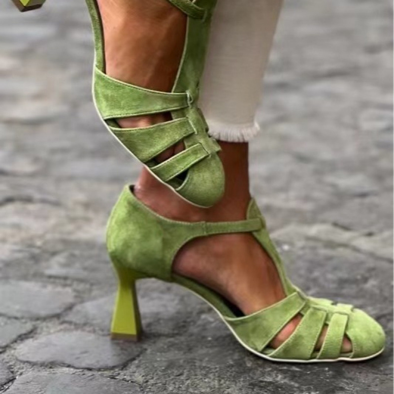 Summer Holiday Clothing Women - صنادل نسائية خضراء من الجلد المدبوغ
