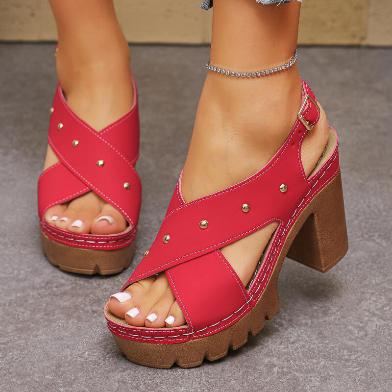 Summer Holiday Clothing Women - خمر سوبر عالية الكعب عبر حزام